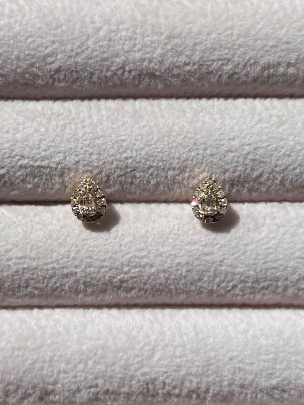 E080 | Natural Diamond Petite Pear Shaped Studs in Gold
